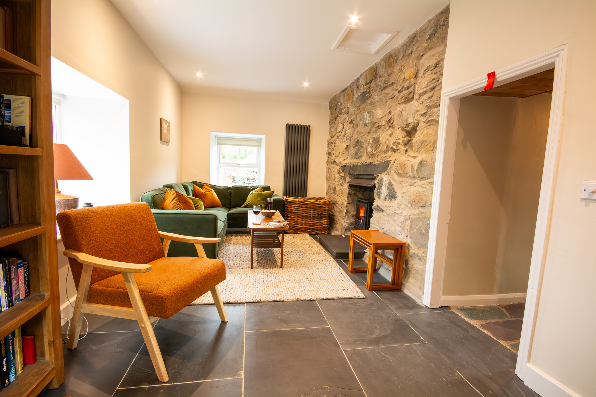 Holiday cottage in Llanberis. Weirglodd Ddu cottage in Nant Peris in Llanberis, Snowdonia (Eryri) at the foot of Mount Snowdon (Yr Wyddfa)